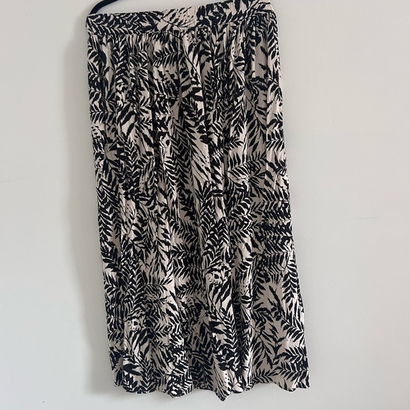 GAP Black and White Patterned Palm Leaves Maxi Skirt - Picture 1 of 5